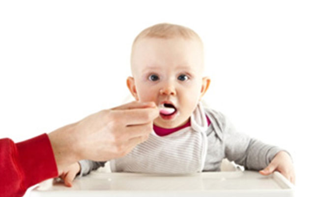อาหารเด็กวัยแรกเกิดถึง 3 ขวบ ต้องเริ่มอย่างไร
