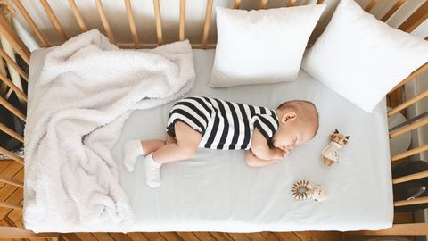 ทำความเข้าใจการนอนของเด็กทารก เพื่อพัฒนาการสมองที่ดี!