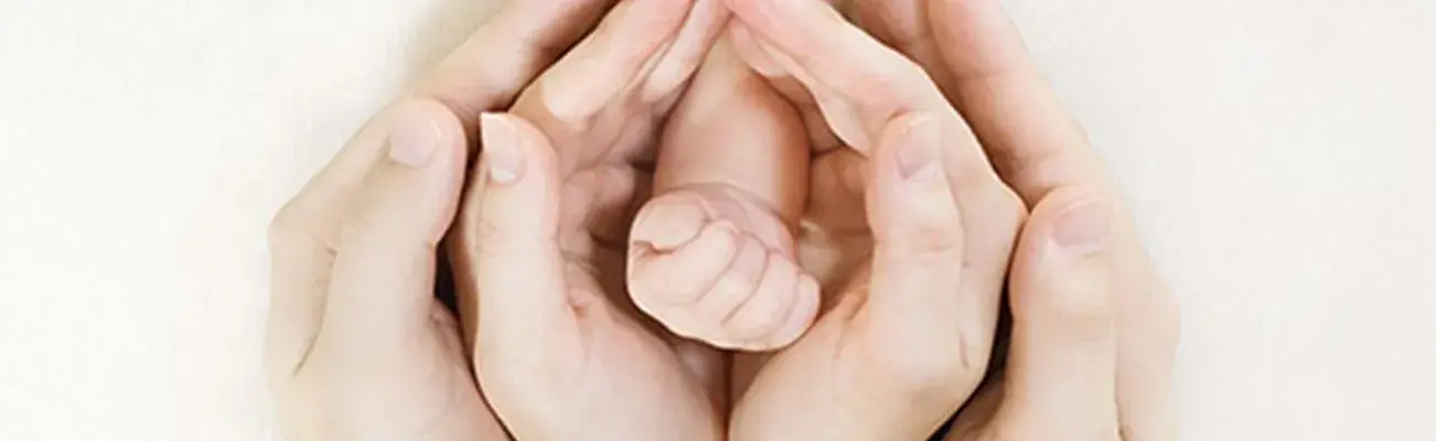 การมองเห็นของทารก เป็น พัฒนาการเด็ก 1 เดือน พัฒนาการทารก 1 เดือน ที่สำคัญ